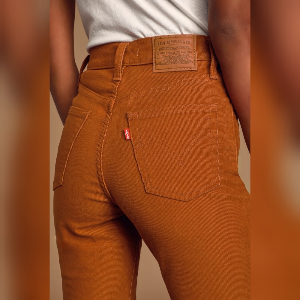 Levi's Ribcage Flare Corduroy Pants Caramel Cafe - Picture 6 of 15